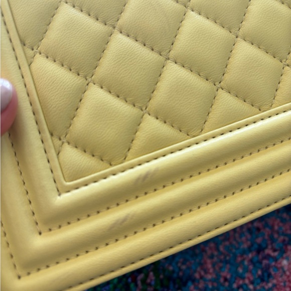 CHANEL Boy bag in Pastel Yellow with Gold Hardware sz MEDIUM very light wear - Picture 12 of 17